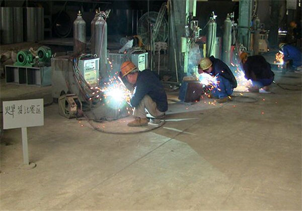 首屆焊工比武大賽現(xiàn)場(chǎng)